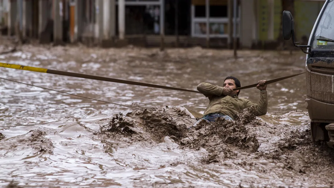 Inundaţii catastrofale în Chile. Milioane de oameni nu mai au apă potabilă VIDEO