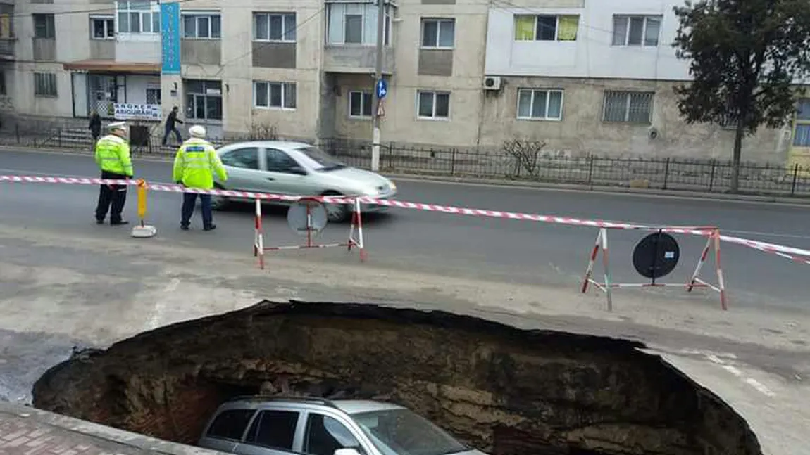 Primarul din Râmnicu Sărat dă asigurări că blocurile din zona unde s-a surpat asfaltul nu sunt în pericol de prăbuşire