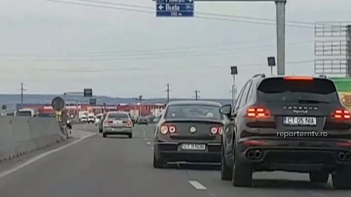 Un şmecher teribilist face manevre periculoase în trafic. Imagini revoltătoare VIDEO