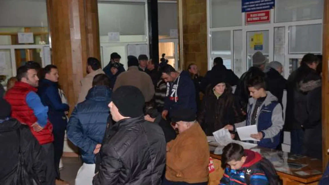Aglomeraţie la Serviciul de Înmatriculări din Vaslui. Programările online au trecut de sărbătorile de Paşti