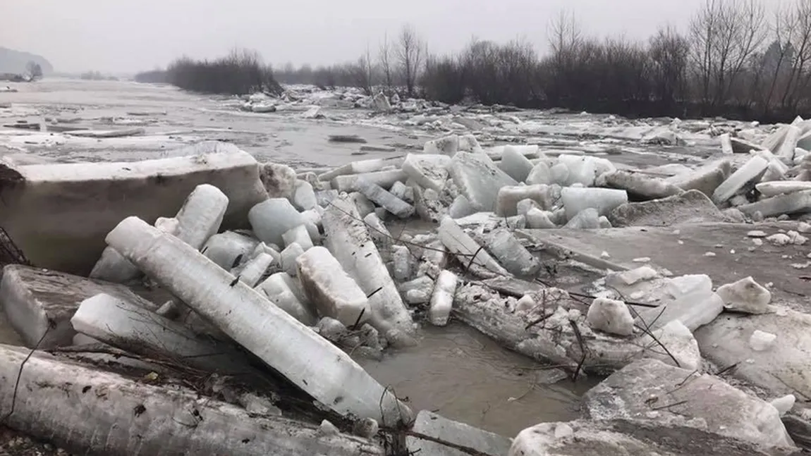 16.000 mc de gheaţă, îndepărtaţi de pe râuri, pentru evitarea pericolului de inundaţii