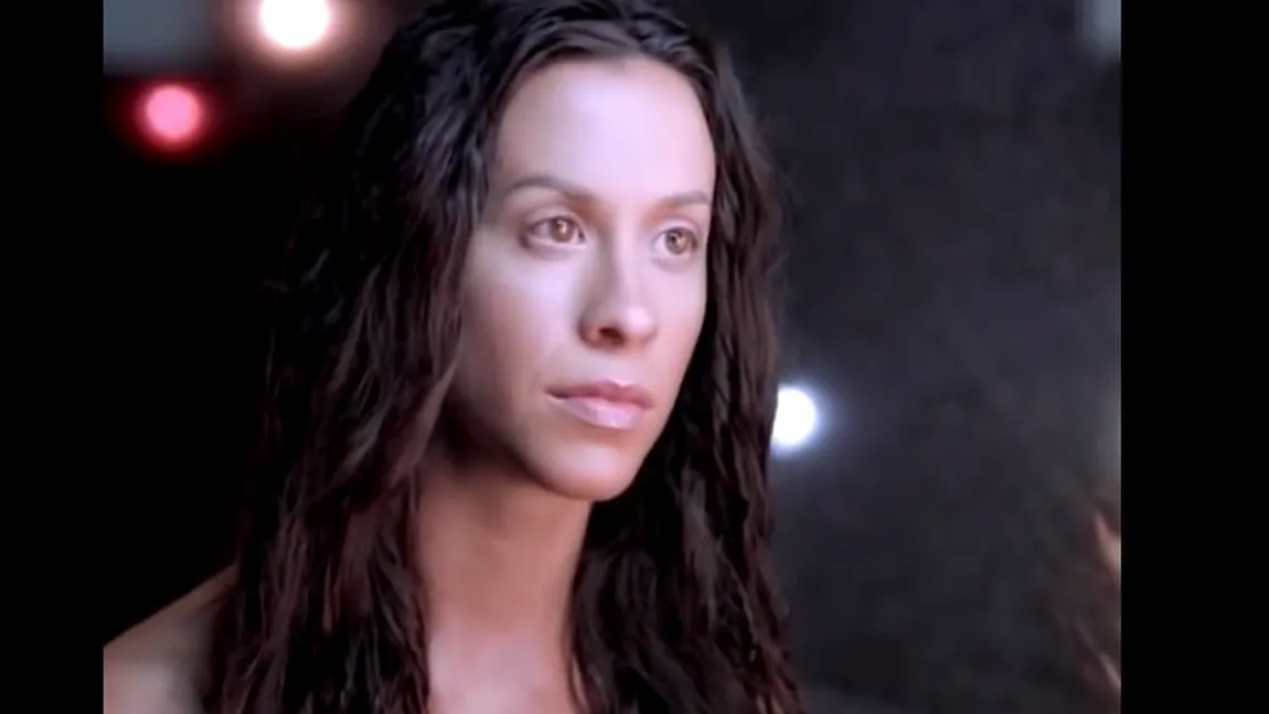 Alanis Morissette, atacată de hoţi. I-au fost furate bijuterii şi bunuri în valoare de 2 milioane de dolari