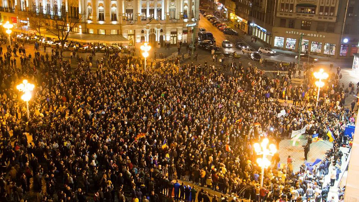 Protestatarii din Timişoara au depus la Prefectură documente prin care cer demisiile lui Grindeanu, Dragnea şi Tăriceanu