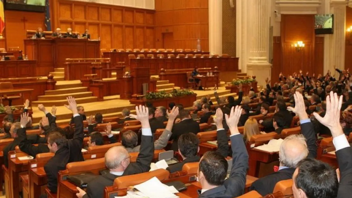 OUG 13, respinsă în Comisia juridică a Senatului. OUG 14, aprobată în Comisia juridică a Camerei Deputaţilor UPDATE