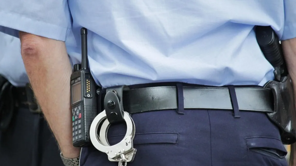 Un poliţist este anchetat de superiori după ce a participat la protestele faţă de Ordonanţa 13