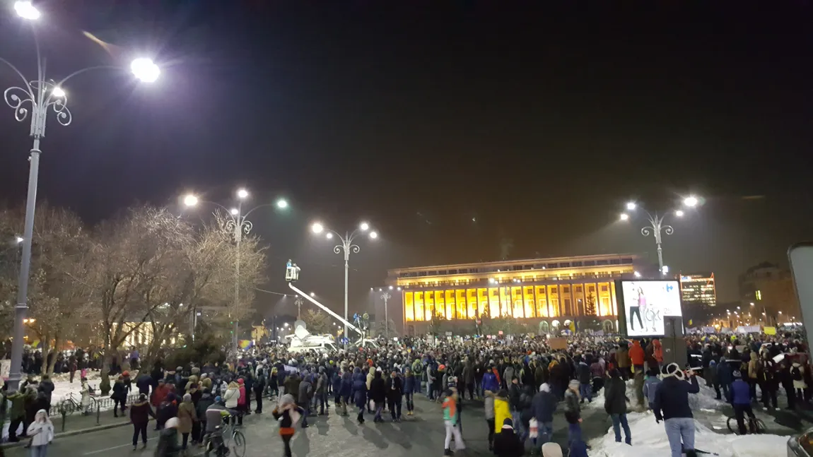 Noi proteste în Bucureşti şi în ţară, joi seară. Zeci de mii de oameni, din nou în stradă împotriva modificării Codului Penal VIDEO