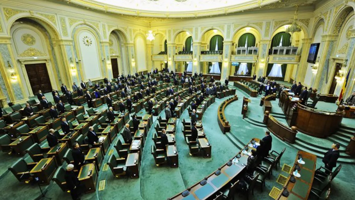 Comisia de Muncă din Senat: Ajutorul de deces pentru militari şi poliţişti cu peste 25 ani vechime, plafonat la 12 solde