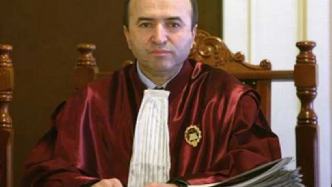 Surse: Fostul judecător CCR Tudorel Toader, în cărţi pentru Ministerul Justiţiei