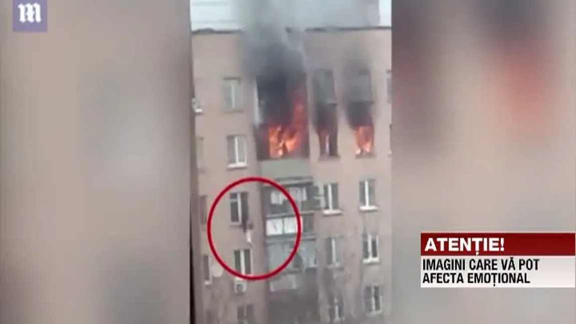 ŞOCANT: O femeie sare de la etajul opt pentru a scăpa de flăcări VIDEO