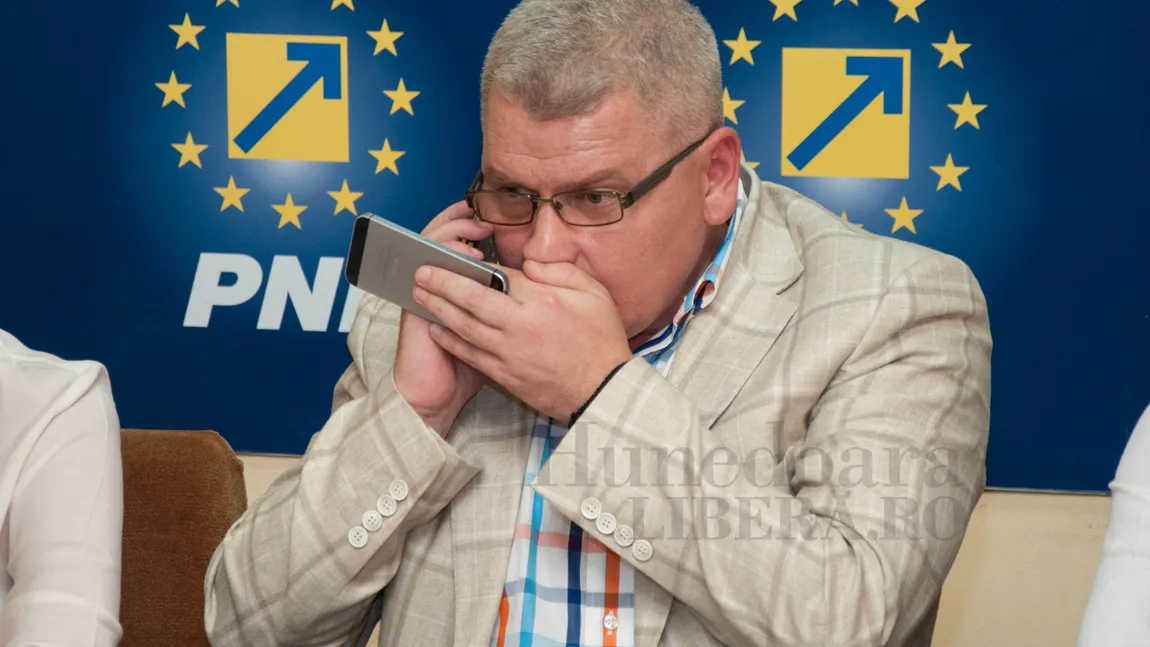 Florin Roman: Modificarea Statutului PNL s-a făcut pentru ca ”gigei şi mişulei să vă conducă în continuare destinele”