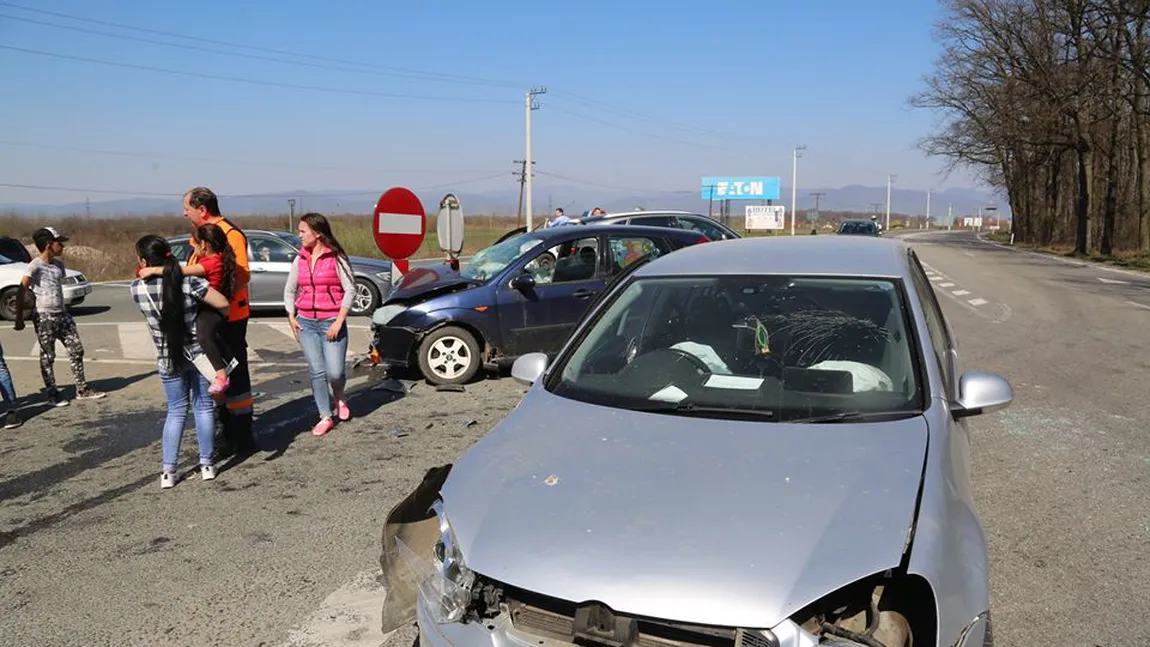 Accident cu şapte răniţi în Maramureş. O gravidă a ajuns la spital