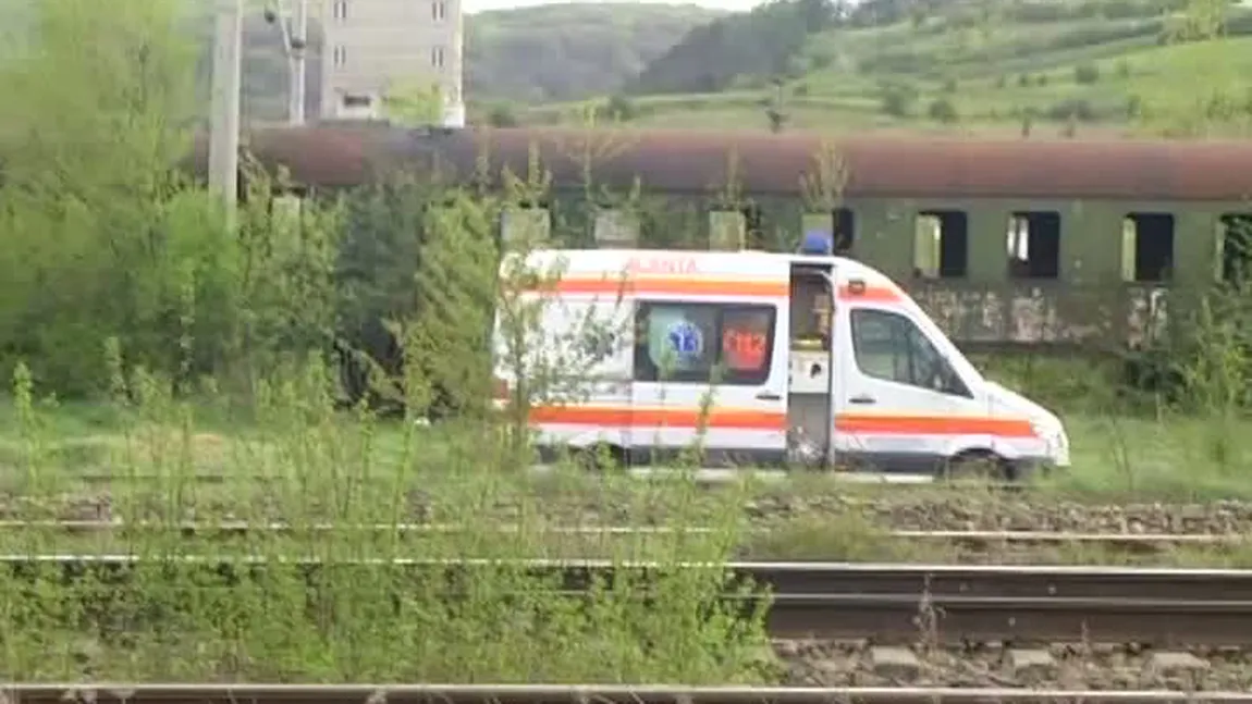 Un copil a ajuns la spital, cu arsuri grave, după ce s-ar fi urcat pe un tren unde s-a electrocutat
