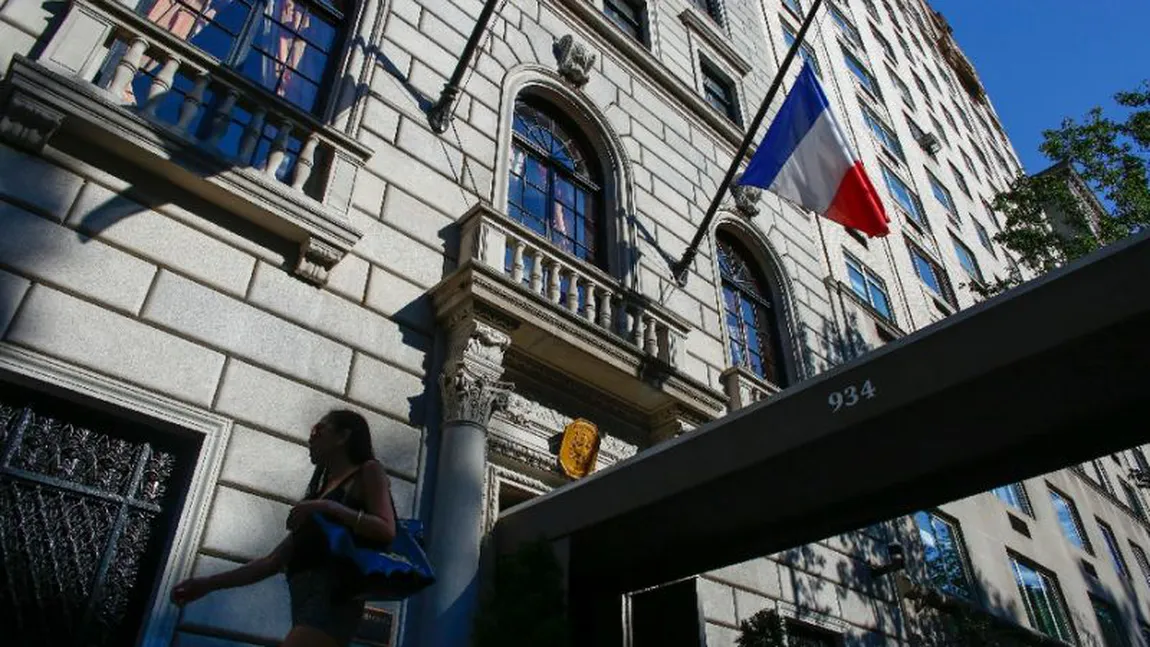 Alegeri Franţa: Francezii din străinătate votează. Consulatul din New York, evacuat temporar din cauza unei alerte cu bombă