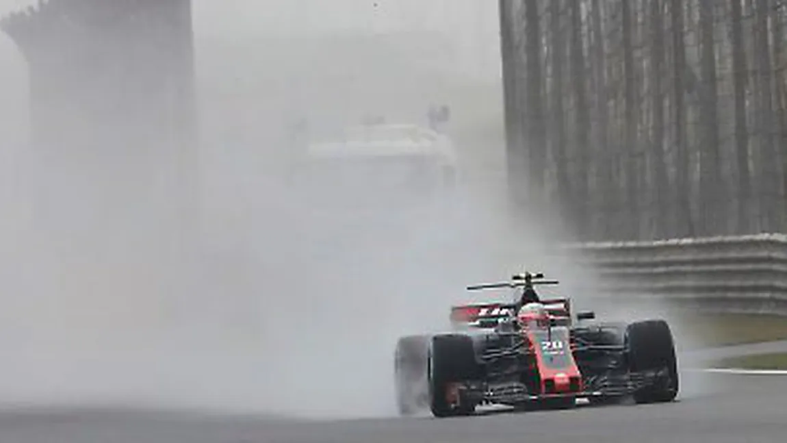 Vremea provoacă haos în Formula 1. O sesiune de antrenament din Marele Premiu al Chinei a fost anulată