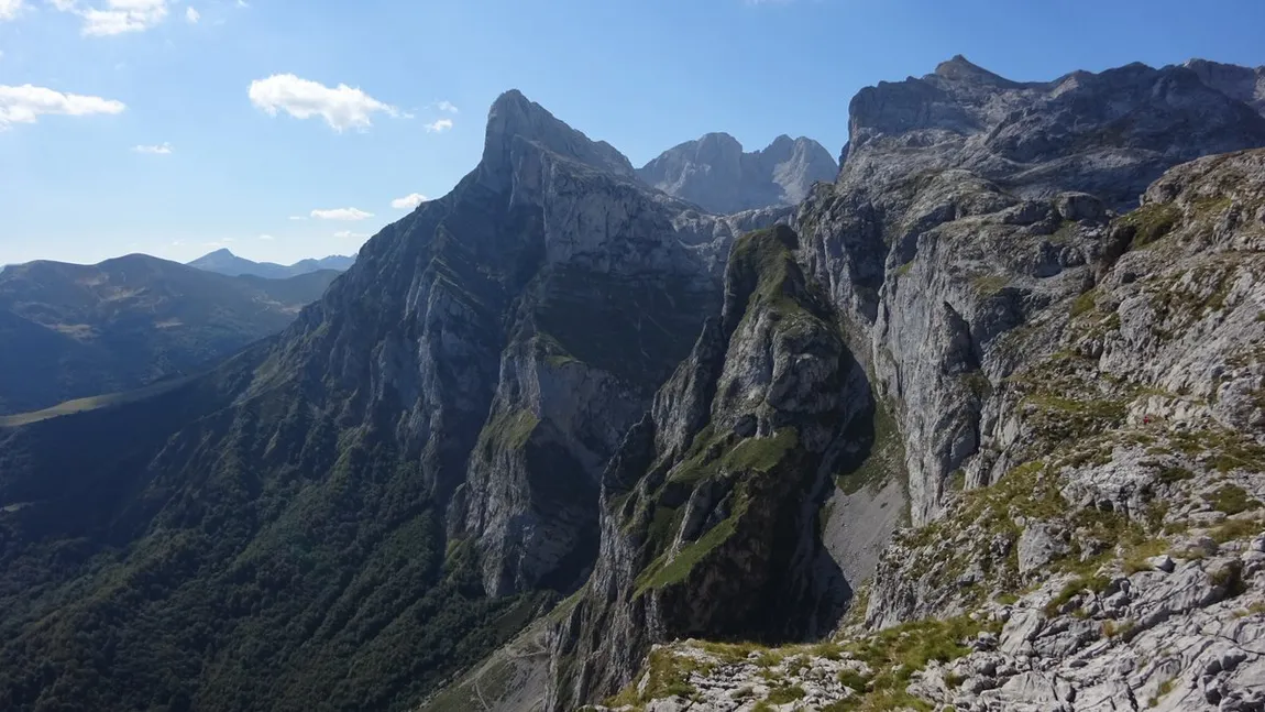 O nouă tragedie în munţi. Trei alpinişti au murit în Spania, pe Picos de Europa