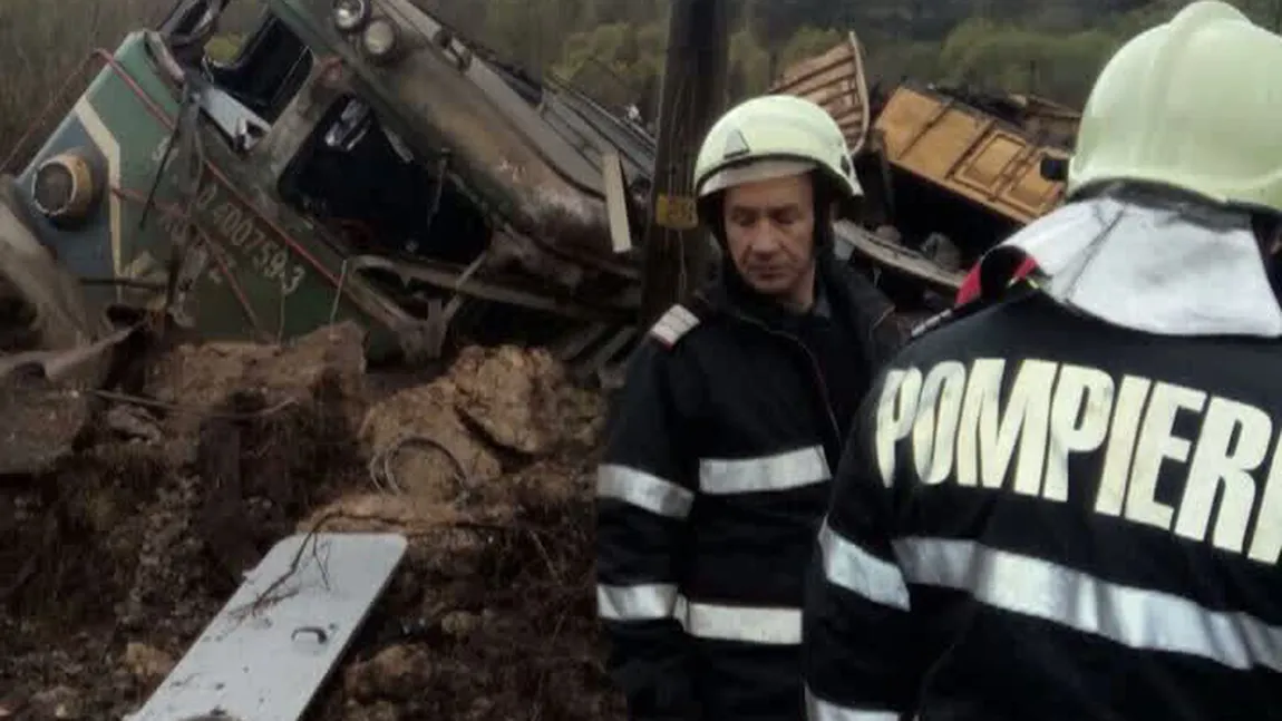 Tren deraiat în Hunedoara. Ce mesaj au transmis mecanicii înainte de accident. Cum au murit cei doi