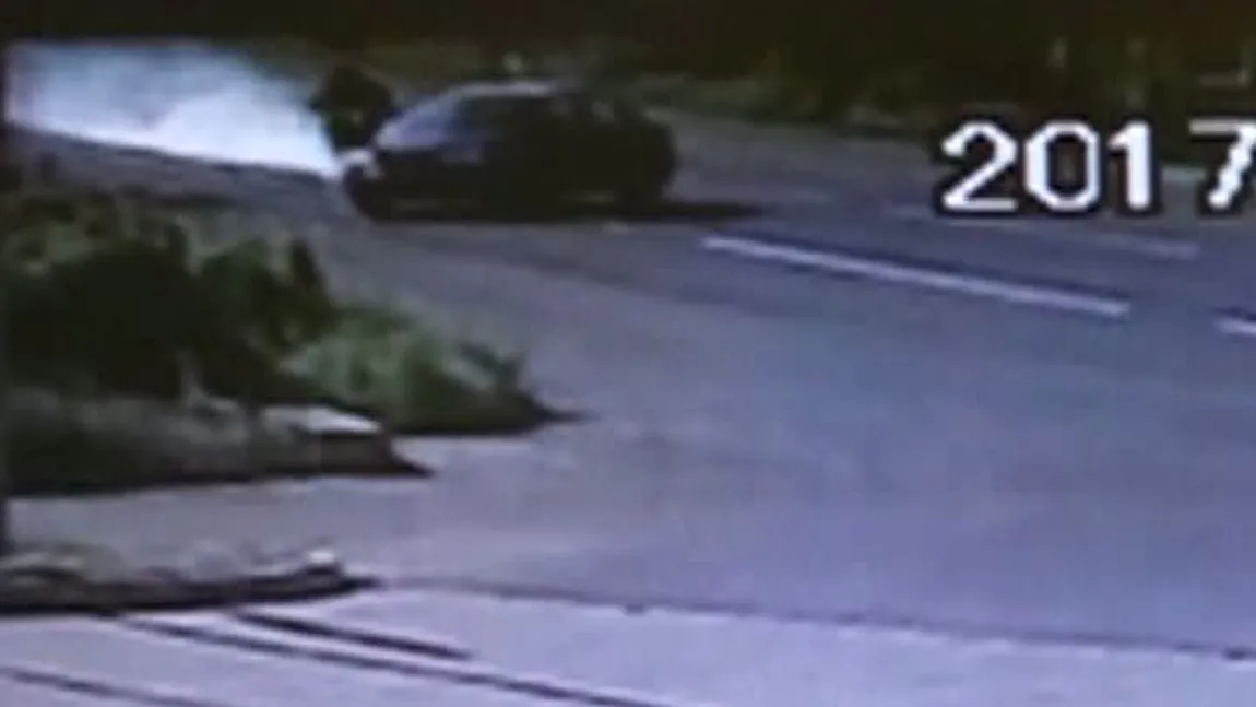 Un motociclist a murit la Buzău, din cauza unei şoferiţe. Accidentul a fost filmat VIDEO