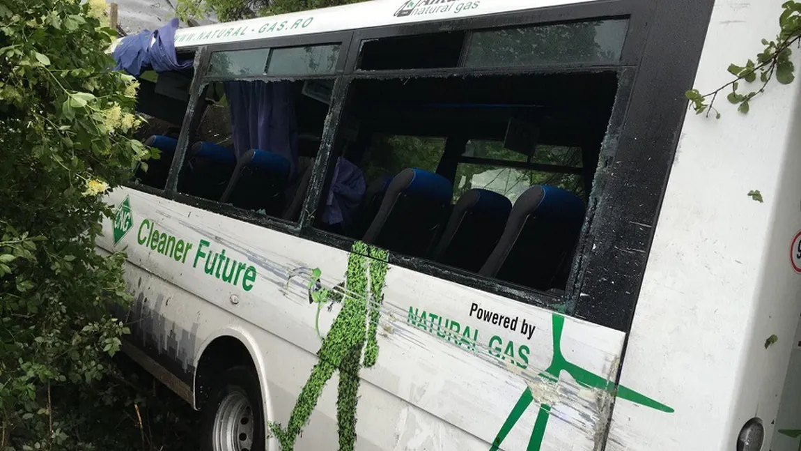 Trei morţi pe Valea Oltului, în Vâlcea, în urma unui accident rutier. Circulaţia a fost blocată câteva ore UPDATE