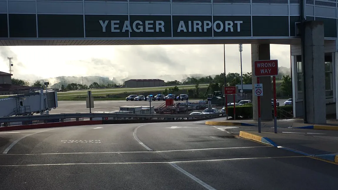 Un avion a ieşit de pe pistă pe un aeroport din Statele Unite: cel puţin doi morţi