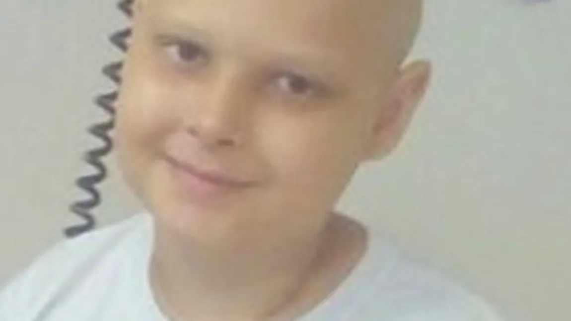 La doar 13 ani, luptă eroic cu o formă gravă de cancer osos