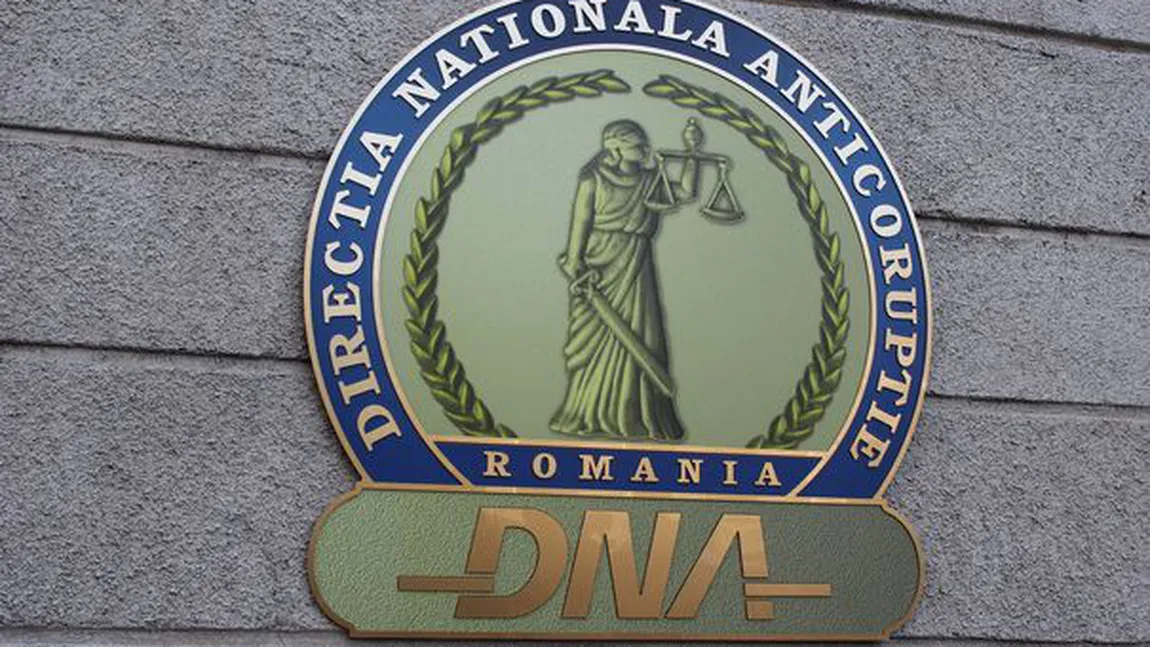 Unsprezece persoane, între care primarul şi viceprimarul unei comune, trimise în judecată de DNA într-un dosar de fraudare a APIA