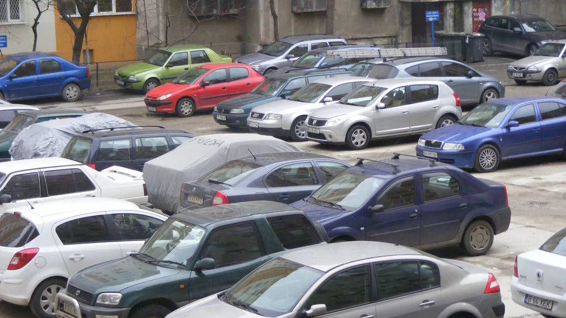 Taxă zilnică pentru cei care îşi lasă maşinile cu afişul 