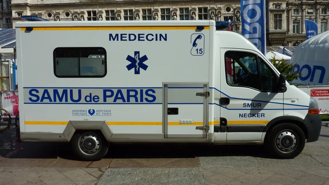 Alertă de securitate la Paris, lângă Luvru