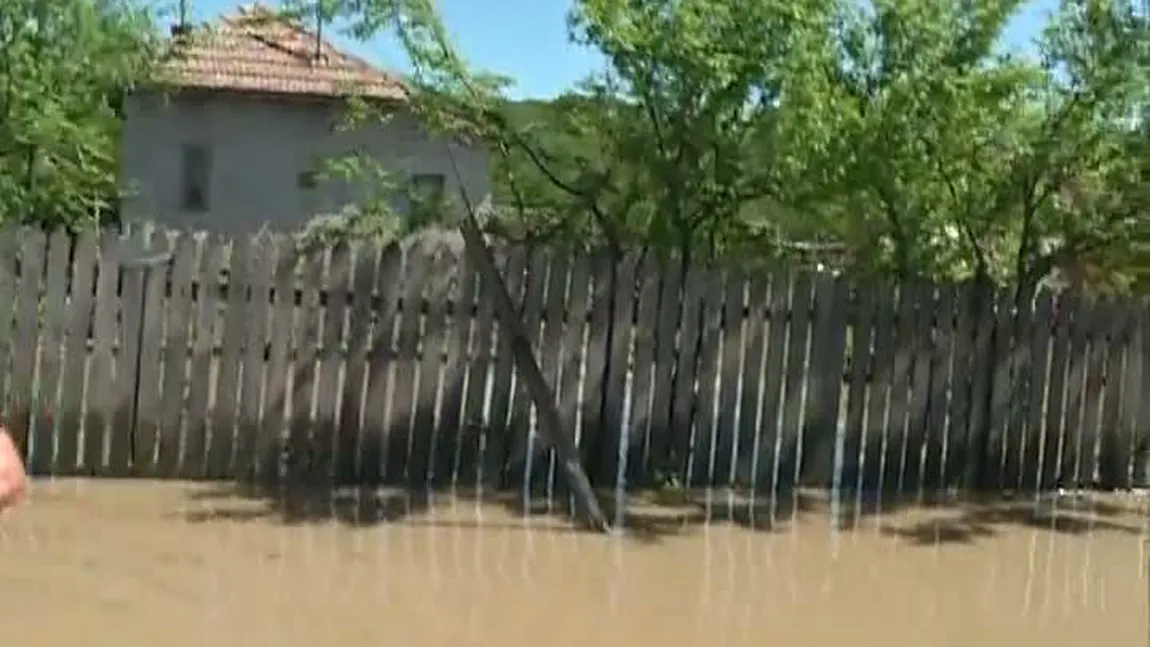 Cod galben de inundaţii pe mai multe râuri din ţară