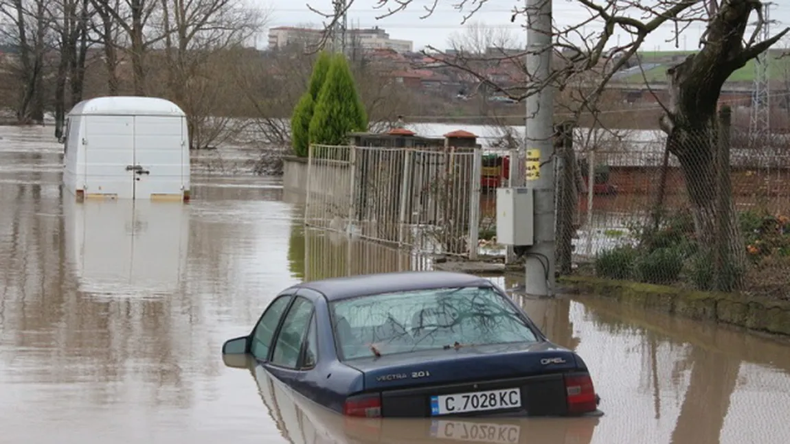 Cod portocaliu de inundaţii în mai multe zone din ţară