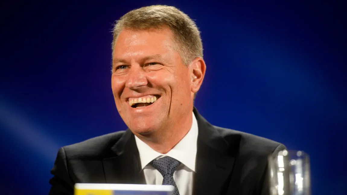 Un fost poliţist şi ajutorul de primar din Odobeşti, sancţionaţi după ce l-au jignit pe Klaus Iohannis pe Facebook