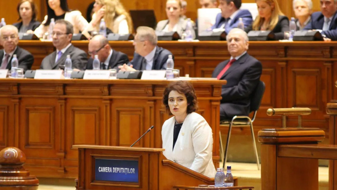Vicepreşedintele Senatului Iuliana Scântei, cercetată pentru fals şi uz de fals. Prima reacţie a senatorului PNL