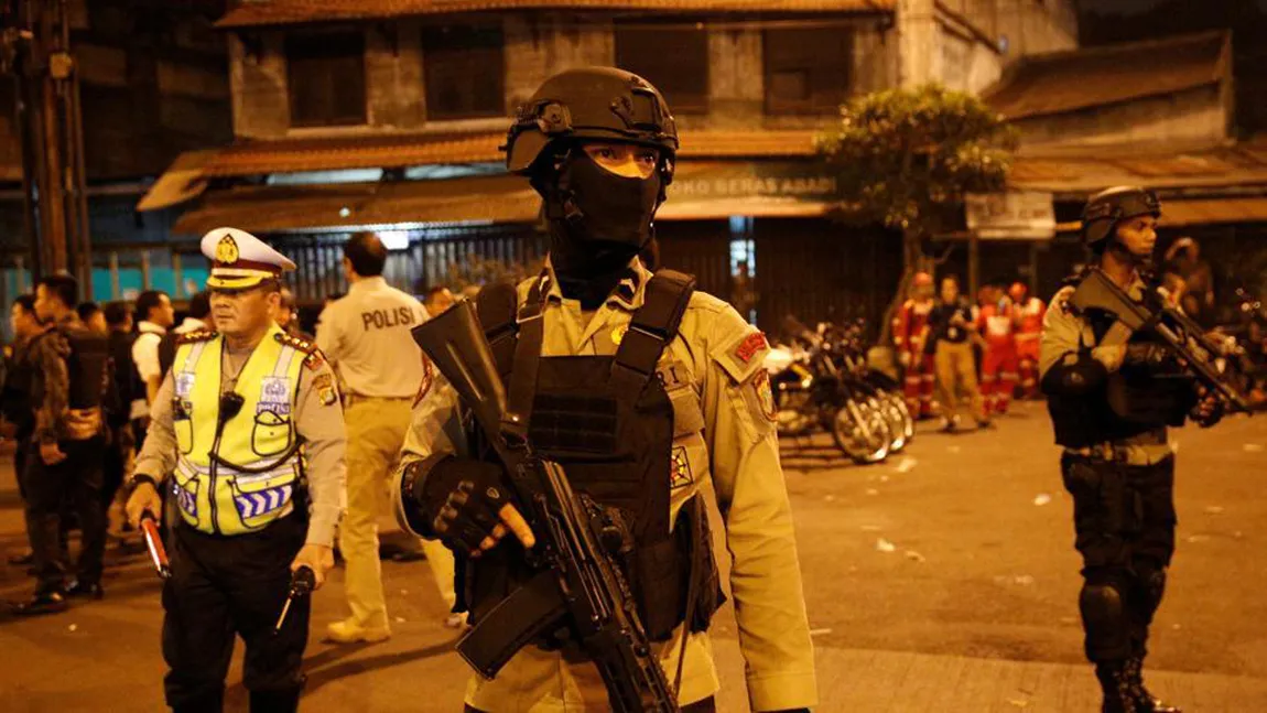 Atentate teroriste în Indonezia. Cel puţin două explozii în Jakarta soldate cu victime UPDATE