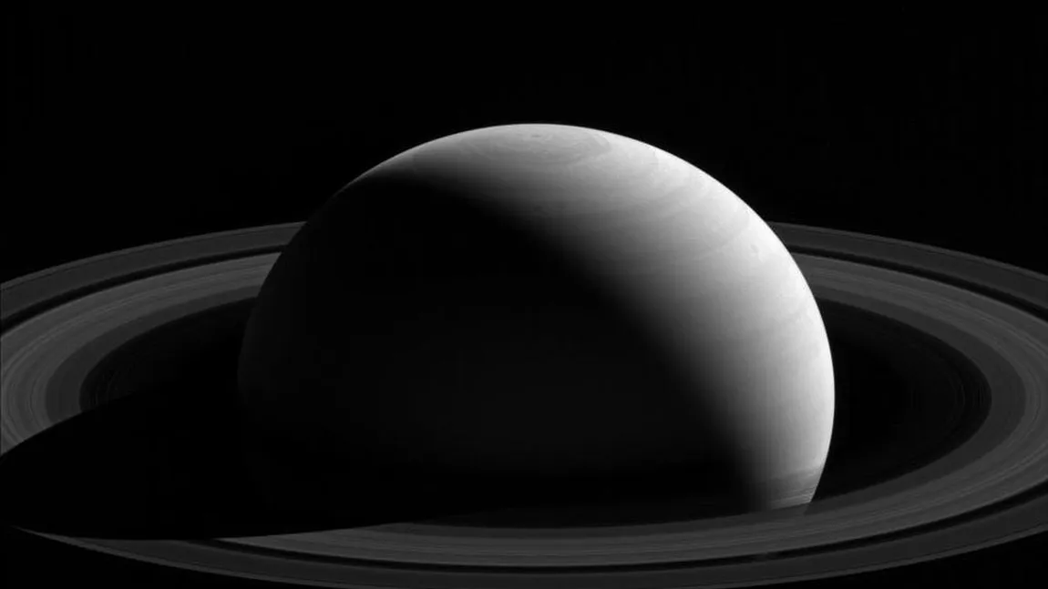 Cum sună Universul. Sonda Cassini a înregistrat în premieră sunetul dintre Saturn şi inelele sale AUDIO