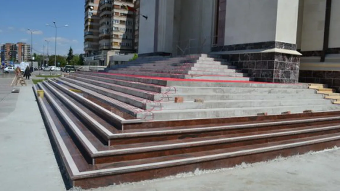 Catedrala cu încălzire în treptele exterioare