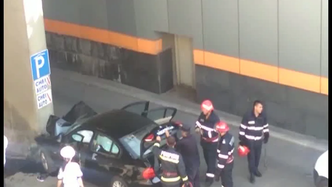 Accident în pasajul Obor din Capitală. Un şofer a pierdut controlul volanului VIDEO