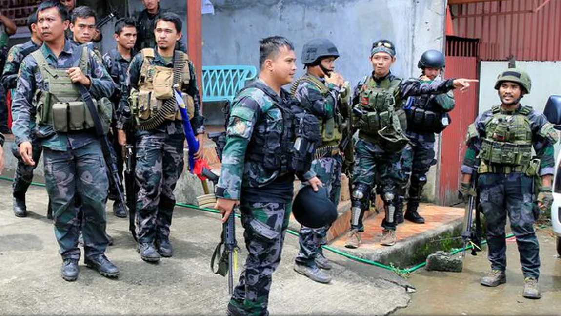 Aproximativ 200 de combatanţi înarmaţi s-au baricadat într-o şcoală din Filipine