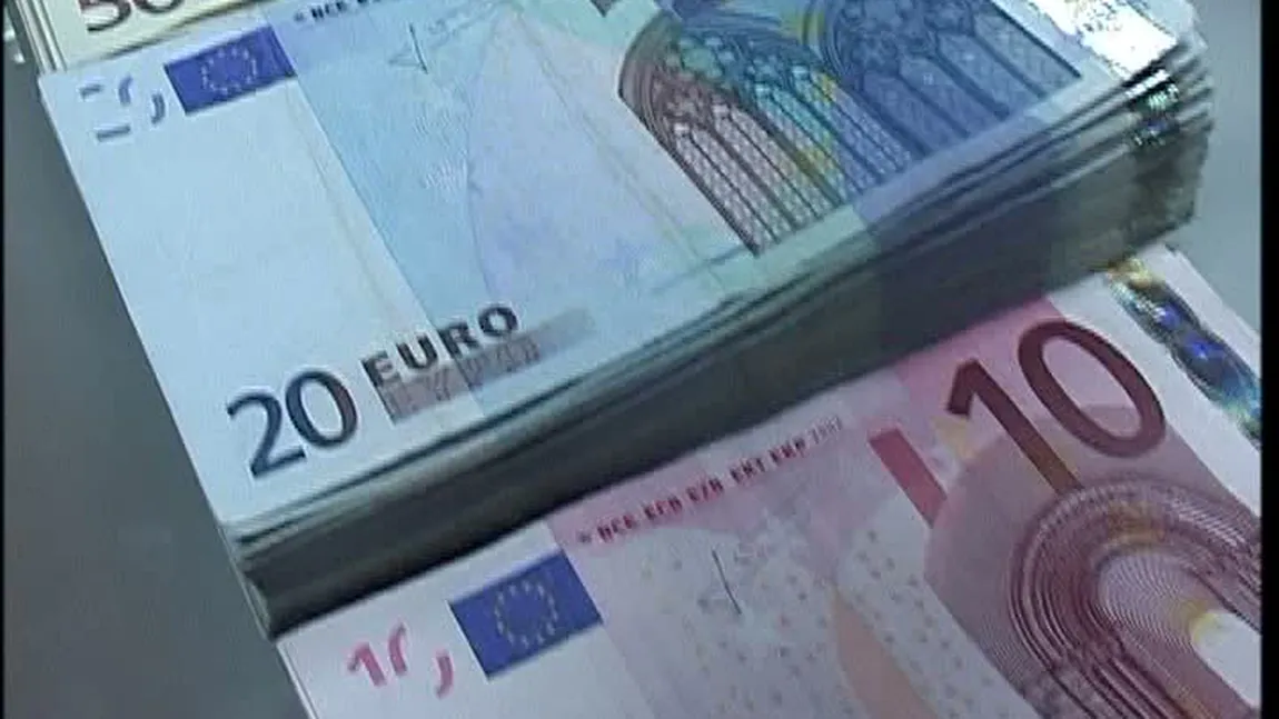 Euro coboară la 4,56 lei, leul este susţinut de conjunctura externă