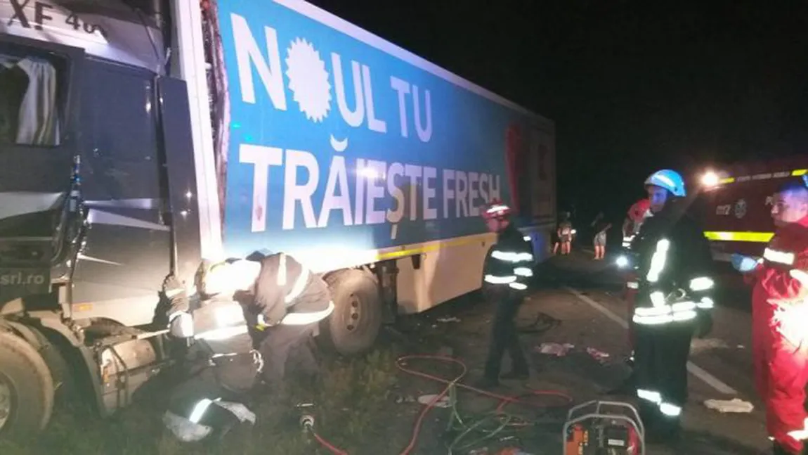 Accident teribil pe DN 2, în Bacău. Un şofer mort, alţi doi sunt răniţi grav