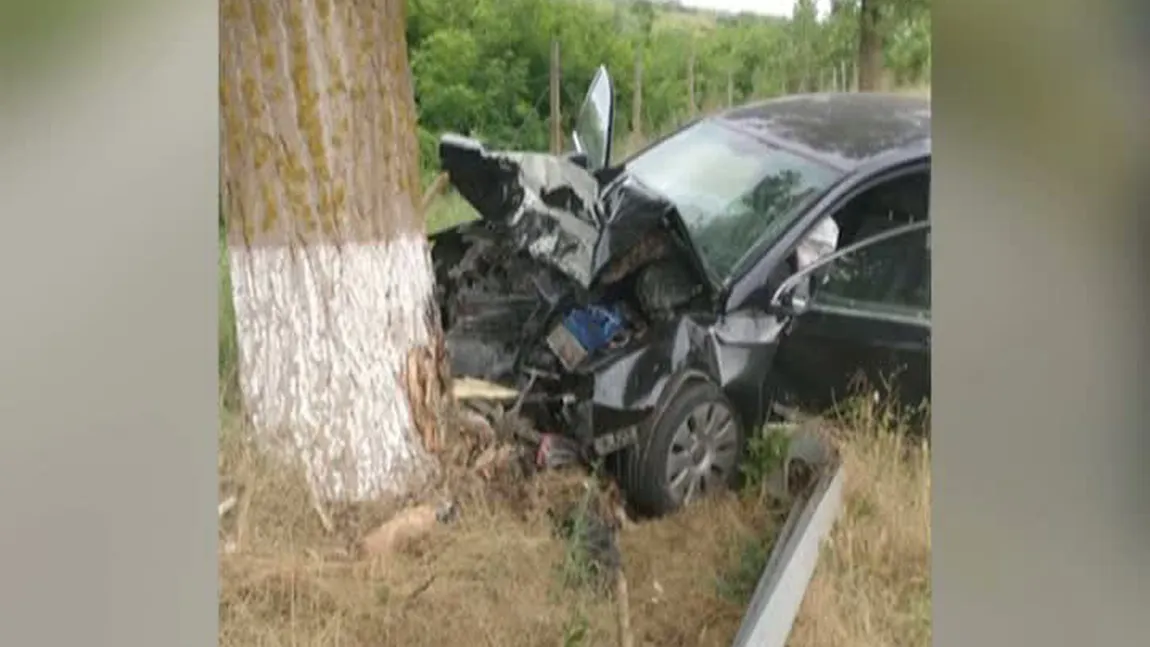 Accident grav în Tulcea. Un tânăr este în stare gravă după ce a intrat cu maşina într-un copac