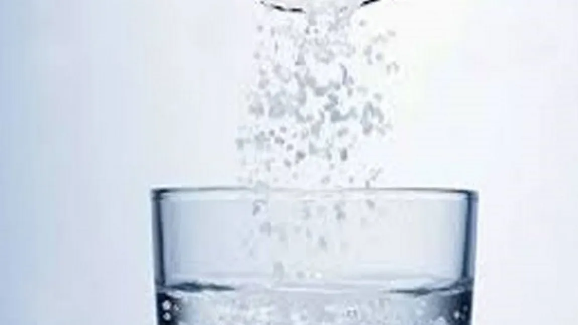Elixir pentru sănătate! De ce trebuie să consumi un pahar de apă cu sare de mare dimineaţa, pe stomacul gol!