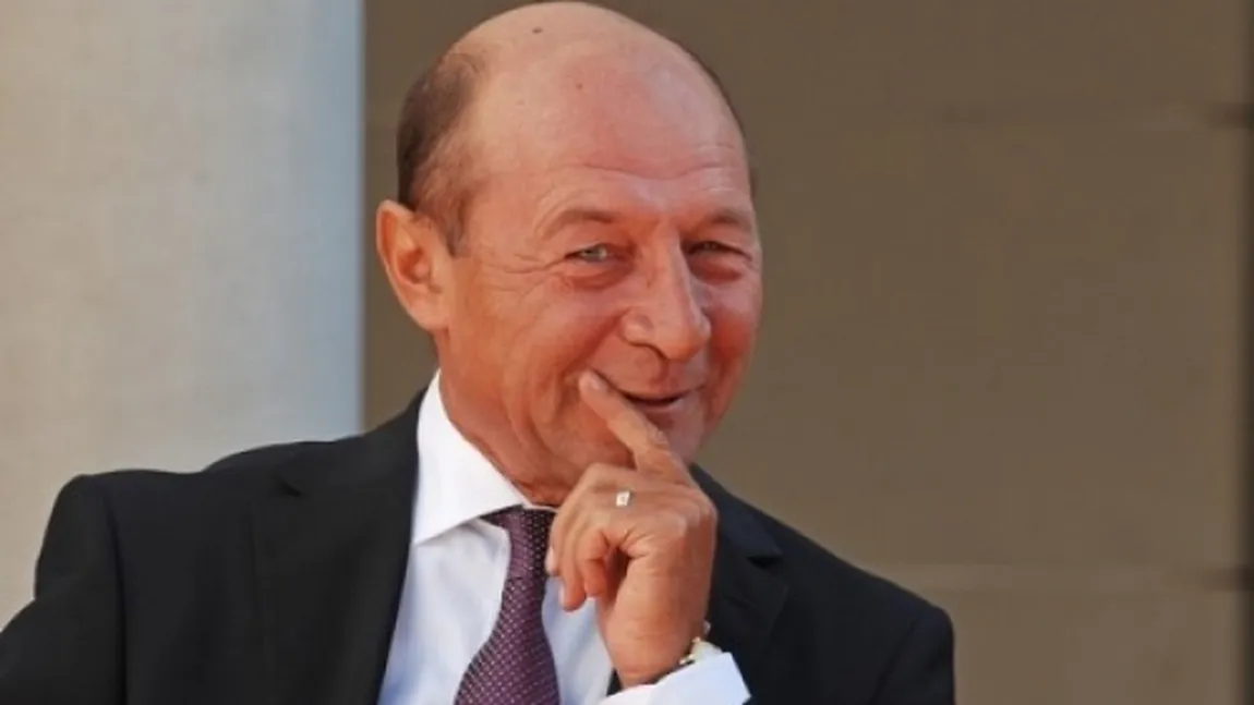 Traian Băsescu, REACŢIE la fotografia lui Orban cu maimuţa pe umăr: S-a trezit unul mai fraier ca mine