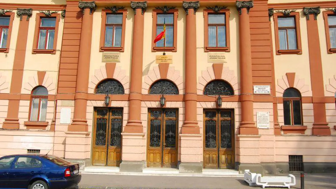 Angajaţii Consiliului Judeţean Braşov vor avea salarii mărite cu până la 60% de la 1 iulie