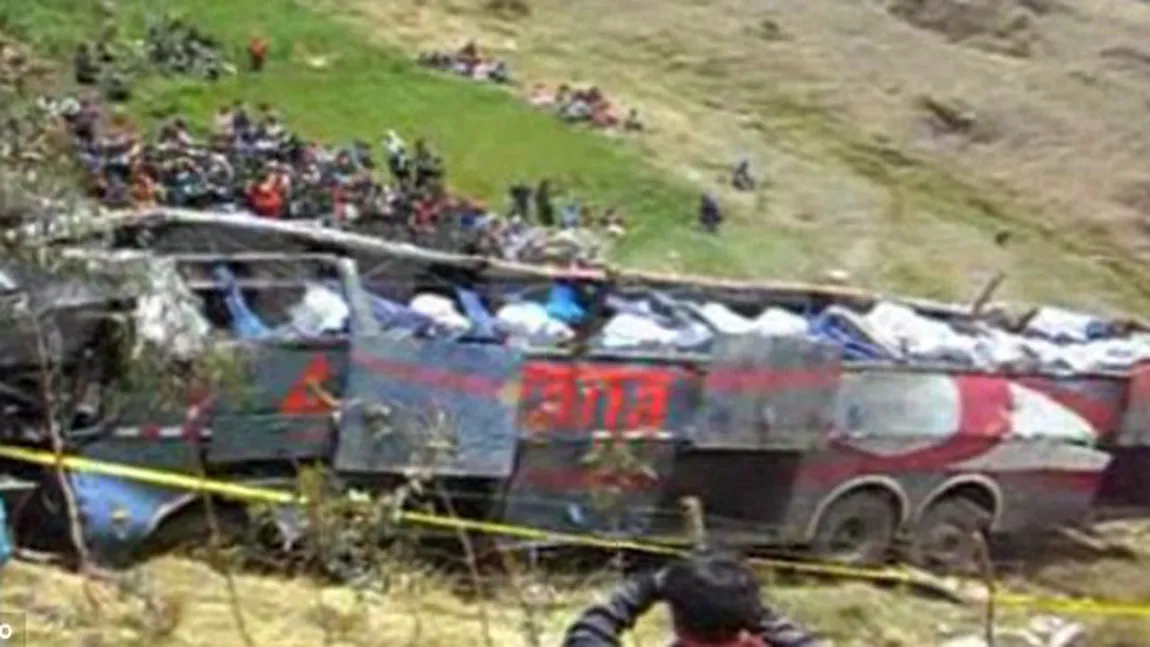 Accident tragic în Peru: Cel puţin opt turişti morţi şi 30 de răniţi, la Lima