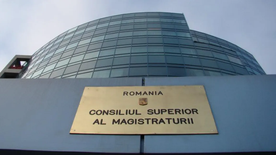 Modificări la legile justiţiei: Membrii CSM trebuie să se suspende din magistratură pe durata mandatului