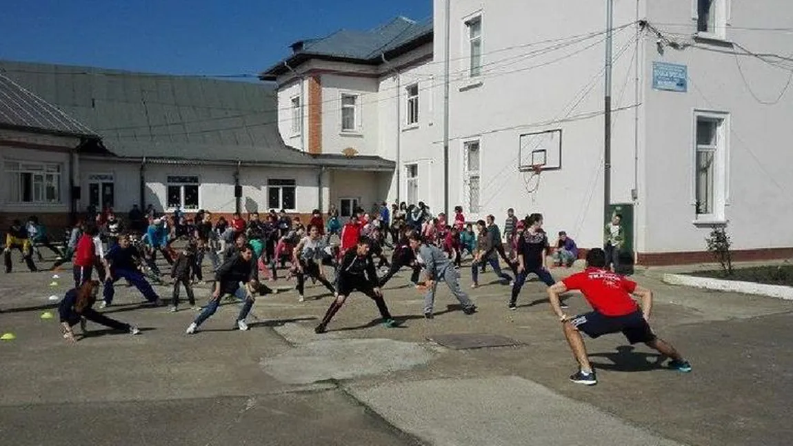 Curţile şcolilor din Cluj vor fi deschise pentru copii în timpul vacanţei: