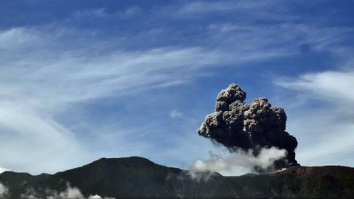 Indonezia. Zece turişti răniţi în urma erupţiei unui vulcan din provincia Java Centrală