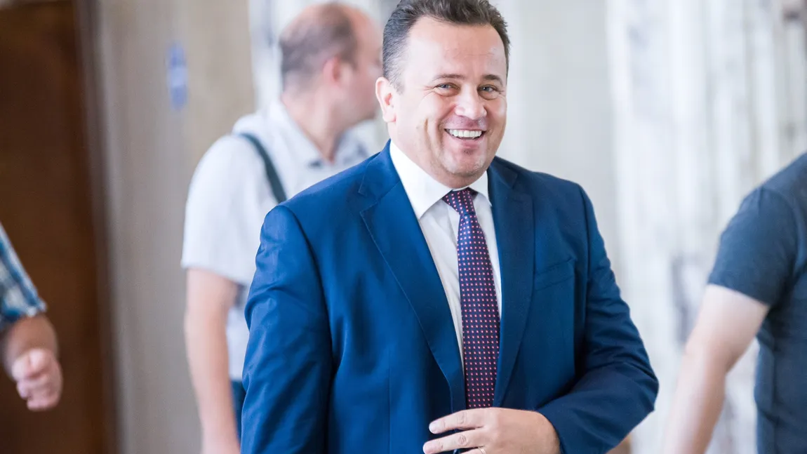 Liviu Pop, ministrul Educaţiei, a avut o videoconferinţă cu inspectorii şcolari