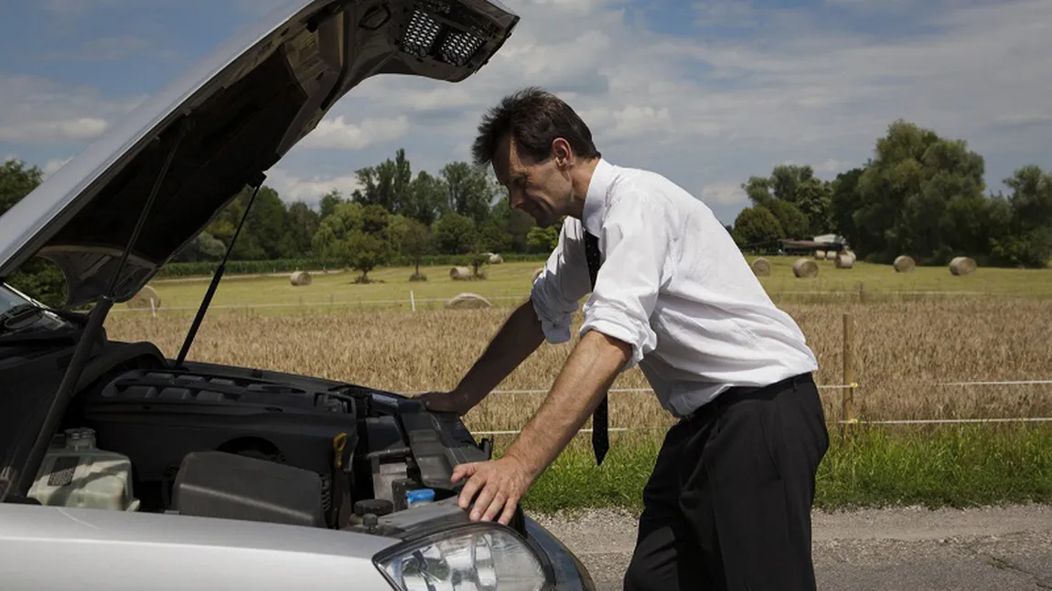 Cele 10 OBICEIURI PROASTE de conducere care ÎŢI STRICĂ MAŞINA