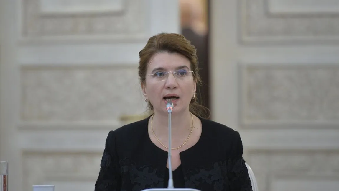Andreea Păstârnac este consilier de stat în aparatul de lucru al premierului