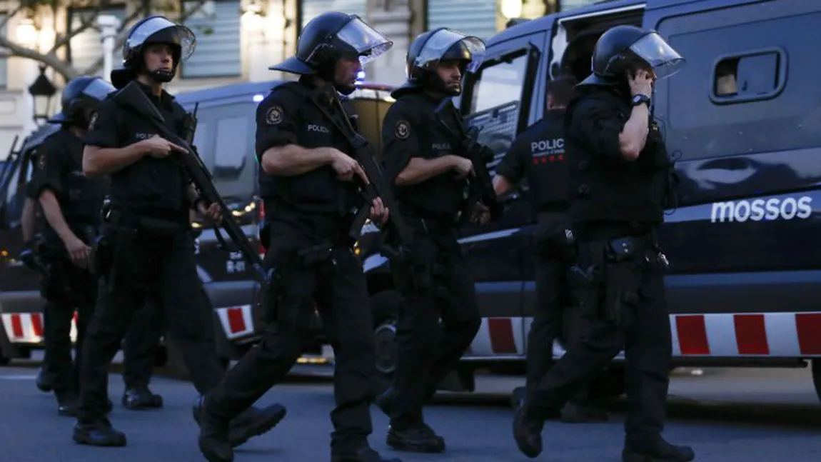 Poliţia spaniolă a oprit un al doilea atac, după cel de la Barcelona. 5 terorişti cu centuri false cu explozibili, împuşcaţi
